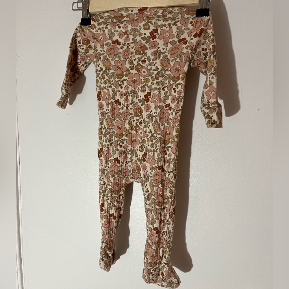 Rabbit Bear Floral Organic Cotton Onesie - Picture 8 of 9